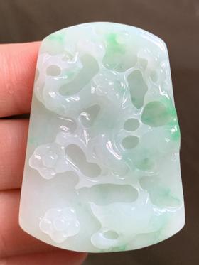 上新|翡翠牌：翠色明艳，端庄典雅