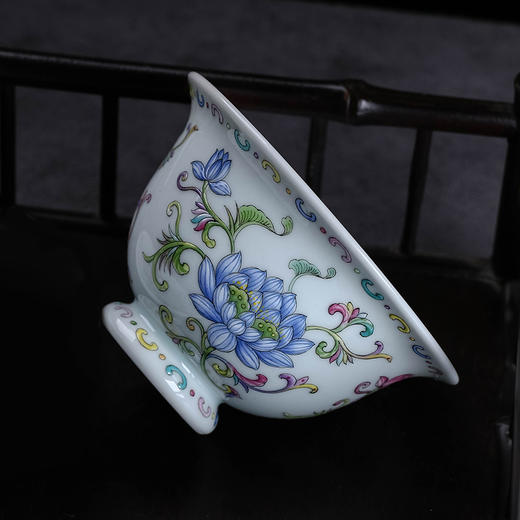 珐琅彩并蒂莲盖碗 商品图2
