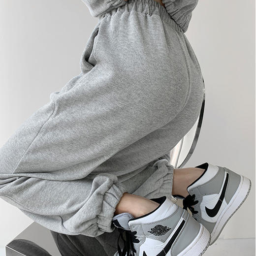 【时尚百搭，显高显瘦】夏季美式英伦款式纯棉款式薄款卫裤，运动休闲街穿百搭款宽松运动裤，减龄款超显腿长 商品图0