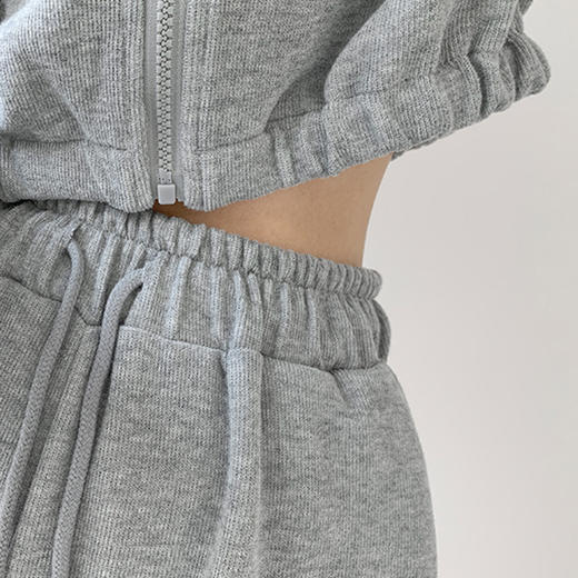 【时尚百搭，显高显瘦】夏季美式英伦款式纯棉款式薄款卫裤，运动休闲街穿百搭款宽松运动裤，减龄款超显腿长 商品图2