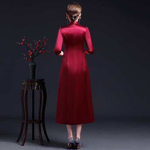 上海旗袍厂LHS-2027婚宴旗袍裙礼服 2021新款春季喜婆婆婚礼 刺绣旗袍端庄大气 商品图3