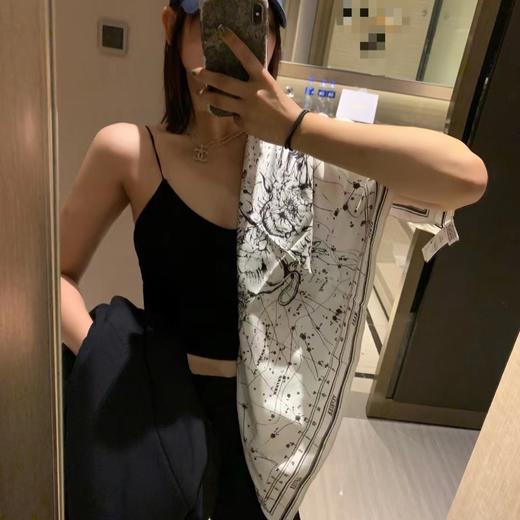 价值4000+ 百年难得一遇！欧洲柜台有售！Di*r/D家水墨画丝巾90*90cm 高级百搭 太好看太帅了 可做领结装饰/做点缀/做内搭 带品牌防伪芯片 见者必收！预售 商品图1