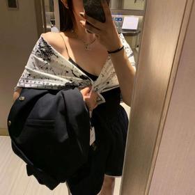 价值4000+ 百年难得一遇！欧洲柜台有售！Di*r/D家水墨画丝巾90*90cm 高级百搭 太好看太帅了 可做领结装饰/做点缀/做内搭 带品牌防伪芯片 见者必收！预售