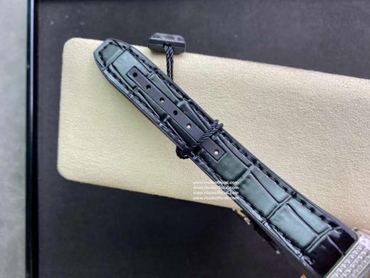 ABF 法兰克 法穆兰 女表 深海珍珠贝 V32 系列 1.字面以大西洋进口深海珍珠贝面 色泽光彩靓丽 拱形压弯贝壳成品率极低 再立体镶嵌 数字真丁 与原版保持100%一致 商品图8