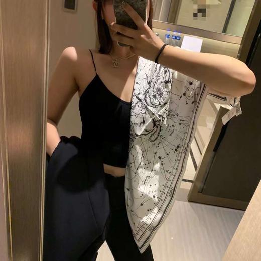 价值4000+ 百年难得一遇！欧洲柜台有售！Di*r/D家水墨画丝巾90*90cm 高级百搭 太好看太帅了 可做领结装饰/做点缀/做内搭 带品牌防伪芯片 见者必收！预售 商品图3