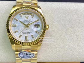 DDS 天空之作星期日历型系列36mm（m228239-0055）“真陨石”代用字面，来自遥远的外太空，采用瑞典进口Muonionalusta陨铁打造而成，精心挑选每一片