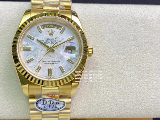 DDS 天空之作星期日历型系列36mm（m228239-0055）“真陨石”代用字面，来自遥远的外太空，采用瑞典进口Muonionalusta陨铁打造而成，精心挑选每一片 商品图0