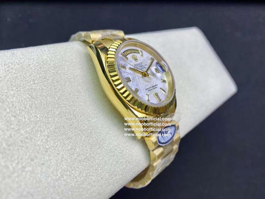 DDS 天空之作星期日历型系列36mm（m228239-0055）“真陨石”代用字面，来自遥远的外太空，采用瑞典进口Muonionalusta陨铁打造而成，精心挑选每一片 商品图5