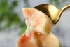 脆甜鲜嫩【阳山水蜜桃🍑】🌈多半白里透红，成熟后色泽多为乳黄色或乳白色✨果肉细腻，汁多味甜入口即化✅让人回味无穷尤其是那恰到好处的甜度，既不会过于甜腻，又能让人感受到水蜜桃的鲜美味道🤩 商品缩略图2