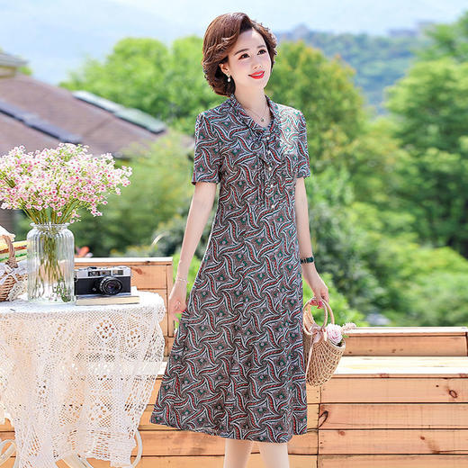 JCG-6354夏季新款洋气妈妈短袖裙子贵夫人碎花过膝中老年连衣裙 商品图6