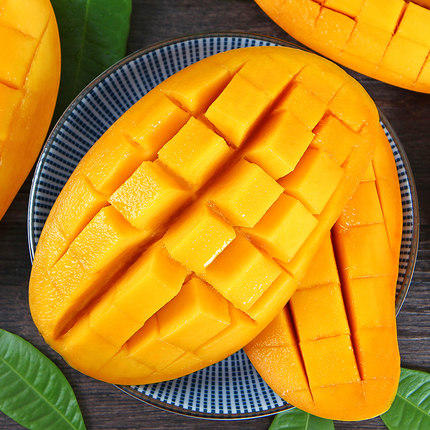 助销600万斤小金煌蜜芒走出大山果肉爽滑香甜多汁