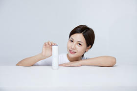 白到发光真的有？这款有特证的美白淡斑乳，把多年的暗黄都赶跑了！