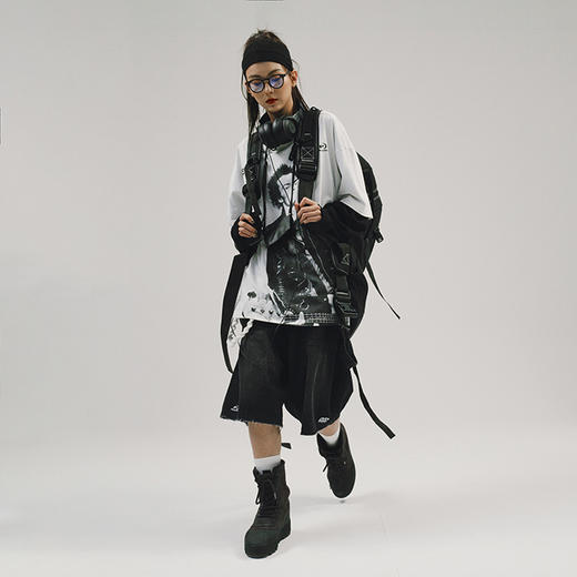 POH 复古洗水做旧手工破坏磨毛边宽松直筒五分牛仔裤宽松短裤子男 商品图1