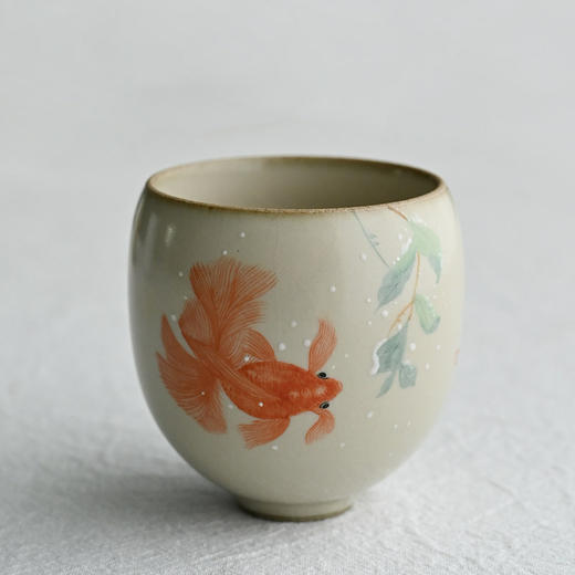 「景德镇中号主人杯」手工官汝窑开片 浅秘色手绘年年有余蛋蛋杯 商品图5