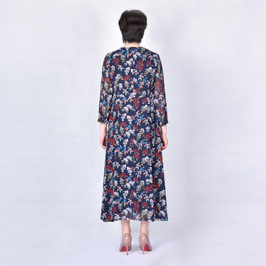 圣三利女装秋季中长款花色V领连衣裙SL1937304 商品图2