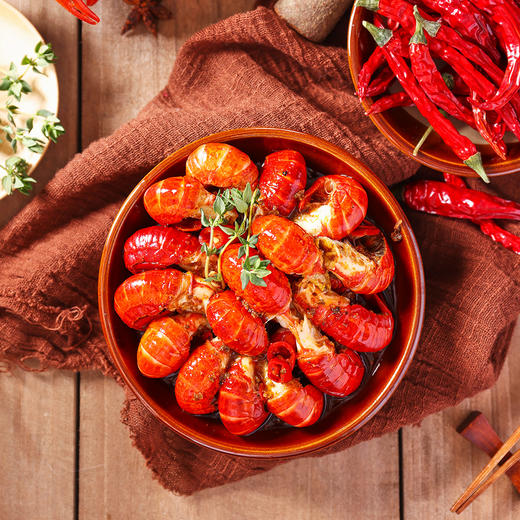 麻辣小龙虾尾，入味十足 肉质Q弹鲜嫩 饱满油润 壳薄易剥 加热即食 商品图1
