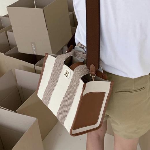 神仙托特包！秒杀！2021新款潮春夏时尚手提单肩包托特包帆布包妈咪包 百搭实用 超大容量超实用 经典帅气 时尚不累肩 简约大方 高雅有气质 预售！ 商品图6