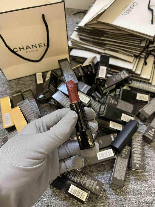 外贸原单高品质口红💄特价清仓活动，包装和颜色都是一比一，香味也是一样，88一支，158任选2支，超值， 商品图8