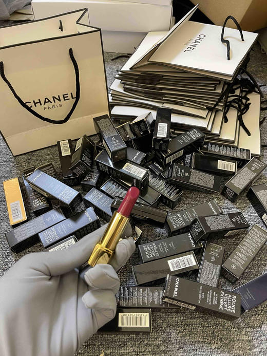 外贸原单高品质口红💄特价清仓活动，包装和颜色都是一比一，香味也是一样，88一支，158任选2支，超值， 商品图6