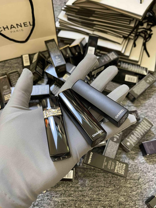 外贸原单高品质口红💄特价清仓活动，包装和颜色都是一比一，香味也是一样，88一支，158任选2支，超值， 商品图2
