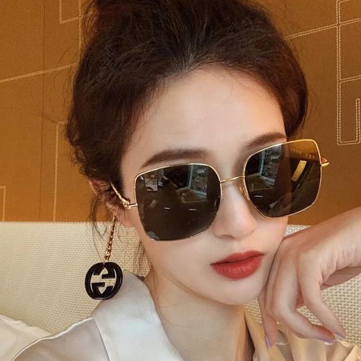 价值4800 高级女王风！古家耳坠系列限量女款墨镜 知性气质 大牌风范 灵动活泼 有气质显脸小 适合各种脸型 佩戴舒适 眼镜链可拆卸 数量有限！ 商品图1
