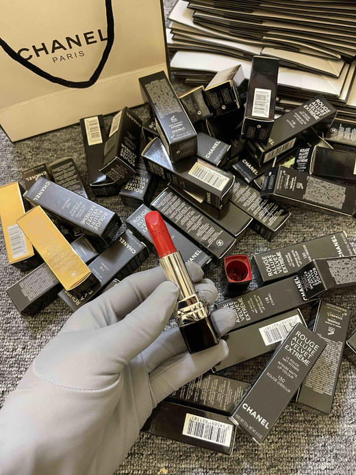 外贸原单高品质口红💄特价清仓活动，包装和颜色都是一比一，香味也是一样，88一支，158任选2支，超值， 商品图4