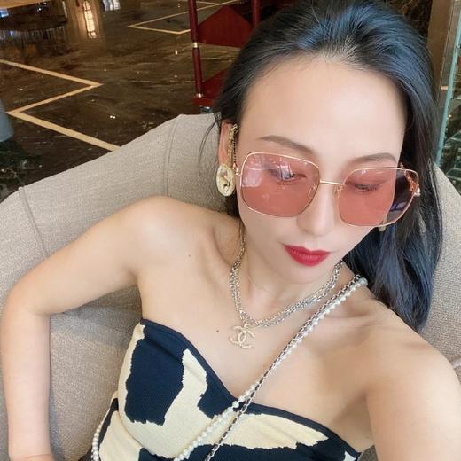 价值4800 高级女王风！古家耳坠系列限量女款墨镜 知性气质 大牌风范 灵动活泼 有气质显脸小 适合各种脸型 佩戴舒适 眼镜链可拆卸 数量有限！ 商品图5