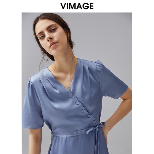 VIMAGE纬漫纪夏季新款V领系带高腰显瘦气质连衣裙长款薄V1507178 商品图2
