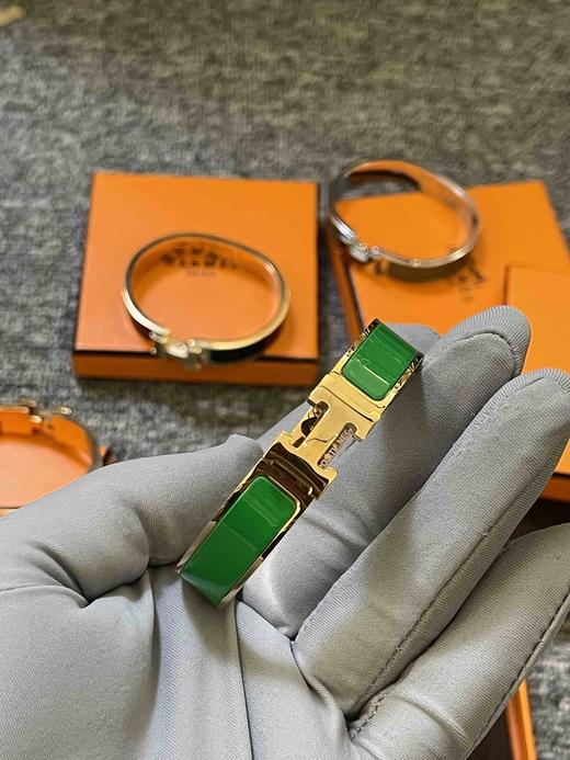 如图爱马仕H原单手镯，珐琅+合金，正品材质一样，样板清仓，有盒子，17厘米以下手围可戴，原价299 商品图7