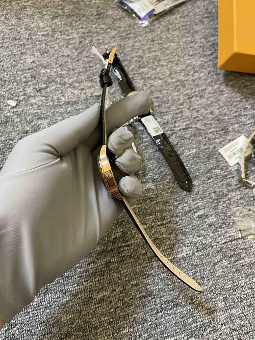 施华洛世奇女士石英腕表，颜值超高，原499，孤品清仓特价处理，无包装 商品图1