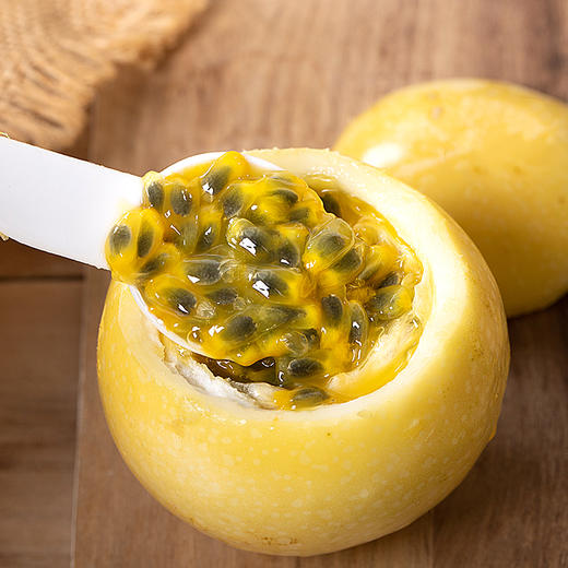 黄金百香果  香气浓郁  又香又甜  打开即食  几乎纯甜   表皮越皱巴  口感越好  满满的VC 商品图1