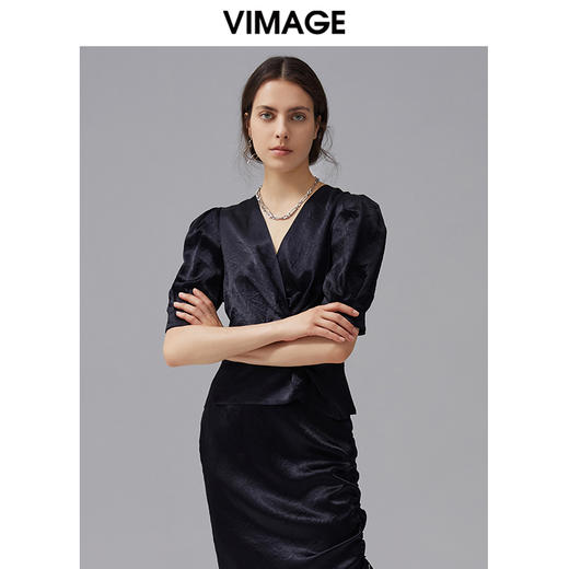 VIMAGE纬漫纪夏季新款泡泡袖气质通勤百搭设计感小众小上衣V1513133 商品图2