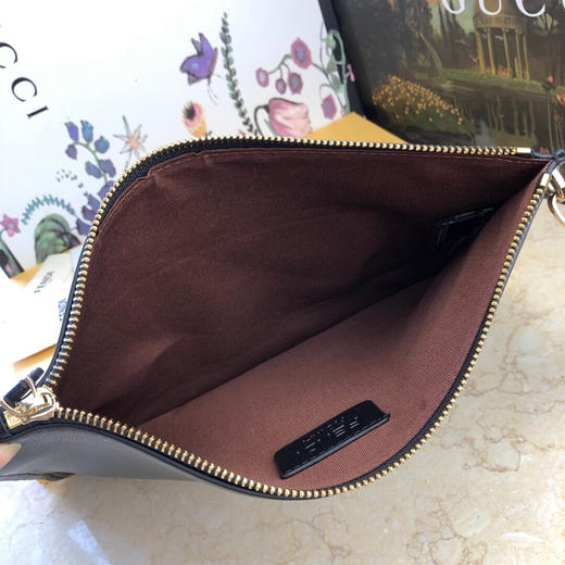 夏日特惠💰350 芬迪手包2120 新款上市，优质的平纹皮手包 商品图6