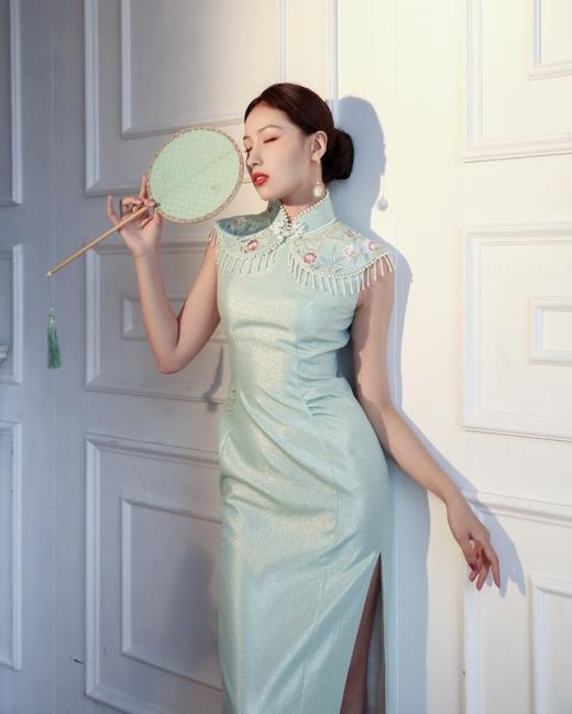 荷言HEYEN 晔夏 进口珠光缎面料+刺绣+钉珠流苏手工高级定制 商品图2