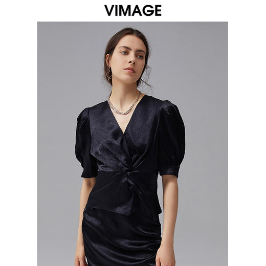 VIMAGE纬漫纪夏季新款泡泡袖气质通勤百搭设计感小众小上衣V1513133 商品图0