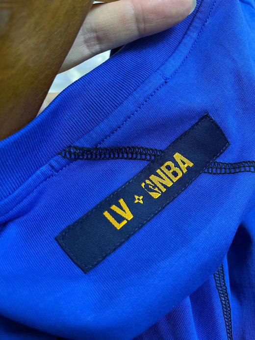 LV联名NBA短袖，原单代购版本，孤品清仓特价🉐️，男女同款 商品图11
