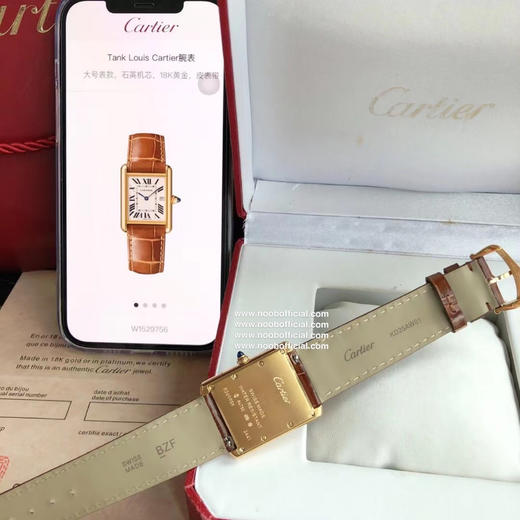卡地亚坦克路易斯系列TankLouis 进口瑞士石英机芯，316L精钢表壳，太阳折射纹表盘，蓝宝石水晶镜面，蓝宝石尖晶石表冠 商品图2