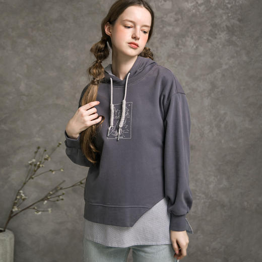 famecoco范可儿连帽印花女士卫衣秋长袖假两件上衣F216BL007 商品图2