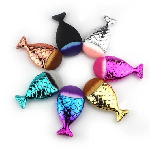 【美妆工具】*大尺寸美人鱼鱼尾化妆刷7色 商品图3