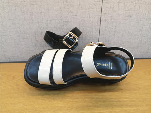 2021豪行夏季新款21242168真皮时尚休闲中跟女鞋凉鞋皮鞋专柜正品 商品图3