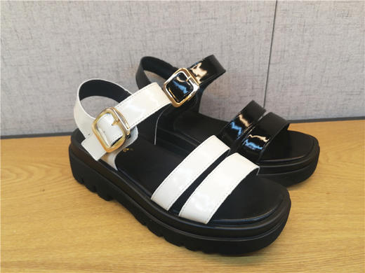 2021豪行夏季新款21242168真皮时尚休闲中跟女鞋凉鞋皮鞋专柜正品 商品图0