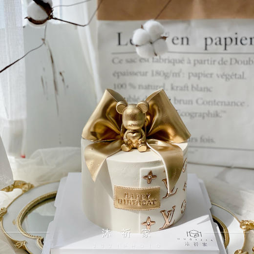 白金蝴蝶结LV熊蛋糕 商品图0