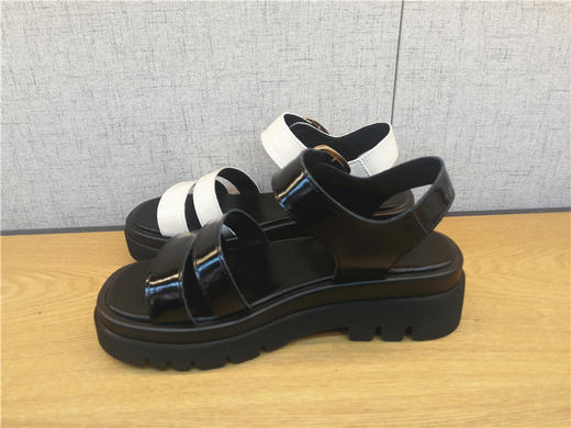 2021豪行夏季新款21242168真皮时尚休闲中跟女鞋凉鞋皮鞋专柜正品 商品图1