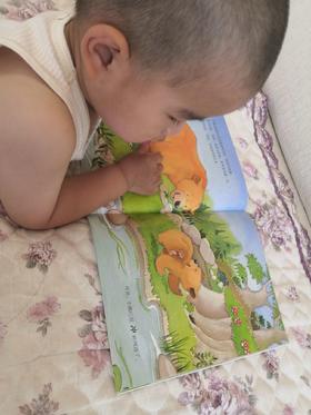 《我爱妈妈》：小熊和妈妈的充满爱的互动，真的就像是自己的宝宝和妈妈