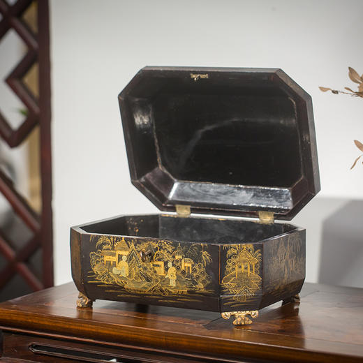 清代 黑漆描金人物八角盒 商品图1