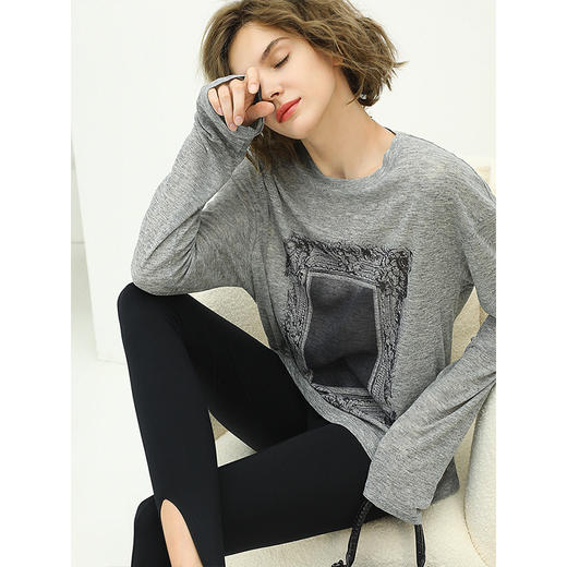 COCOBELLA时尚巴洛克印花长袖T恤女花纱灰色宽松针织上衣TS44 商品图4