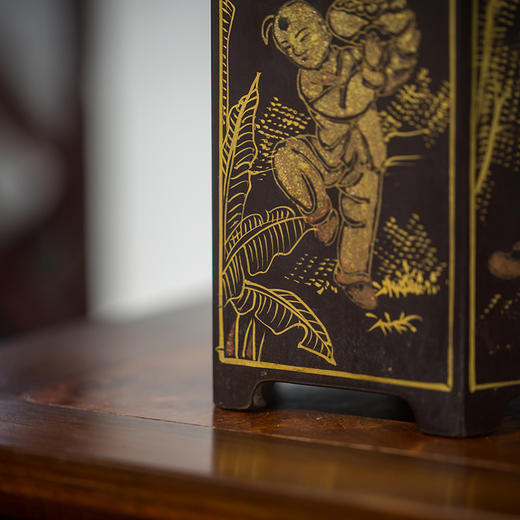 清代 黑漆描金婴戏图六角笔筒 商品图2