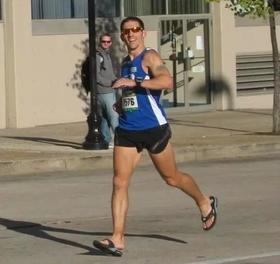 神拖宠粉｜ 风靡跑圈的运动人字拖！告别黑趾甲，汗臭脚，又轻又软，无束缚到飞起