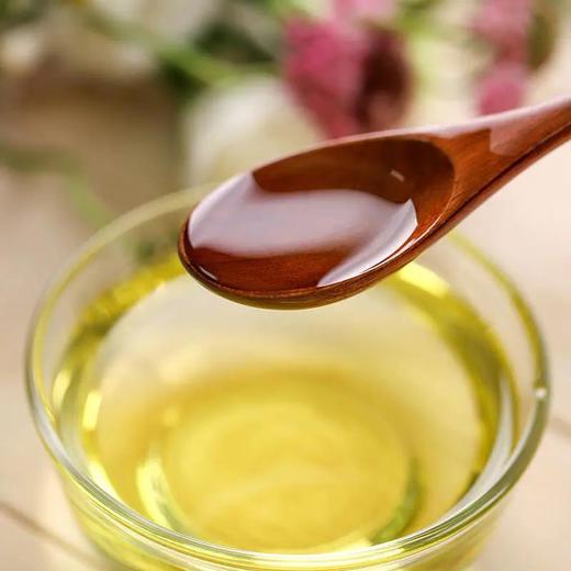 脱脂菜籽油2.5L✔拥有 脱脂专利▏低温压榨滴滴香浓 ▏只保留不饱和脂肪酸 减少身体对脂肪的吸收 更健康的好油 商品图1