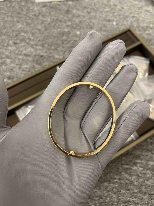 卡地亚经典宽版无钻手镯，乱真精工，高品质，实拍，配全套专柜包装（手围+1.5至2厘米即可） 商品图2